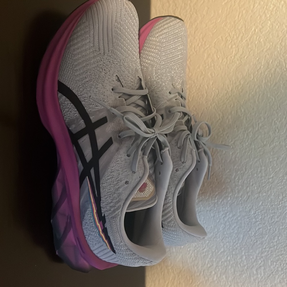 Women’s ASICS DYNABLAST running shoes.